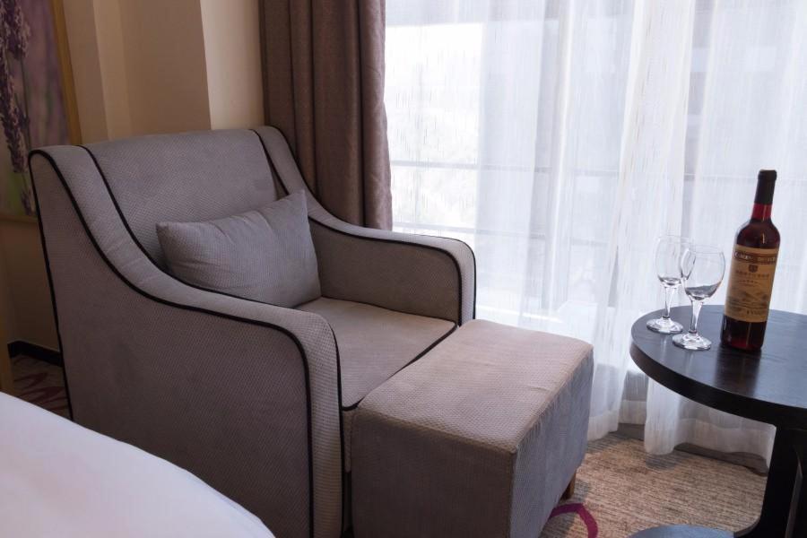 Lavande Hotel Luzhou Jiale Century City Exteriör bild