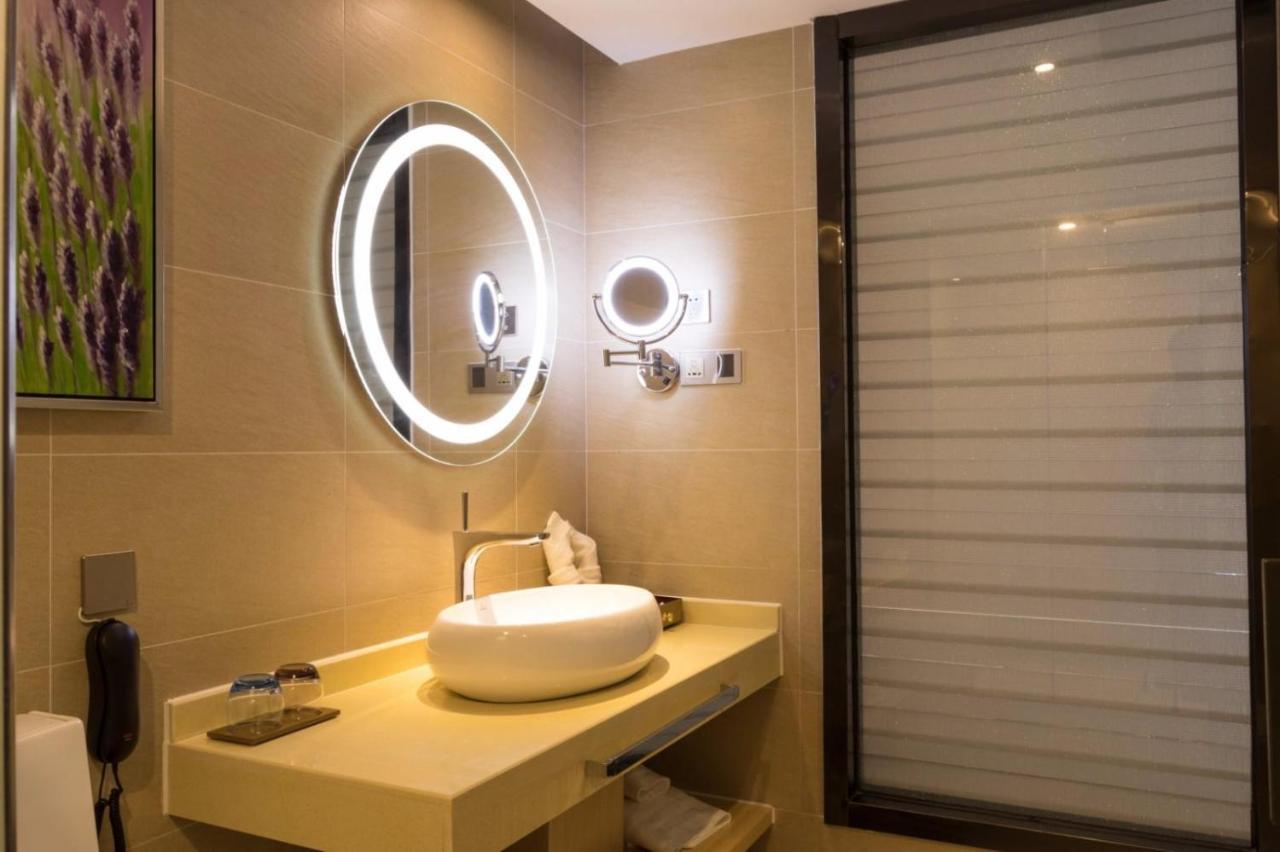 Lavande Hotel Luzhou Jiale Century City Exteriör bild